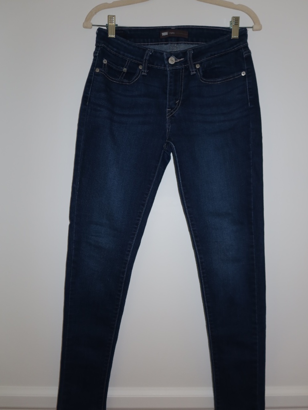 Womens Levis Jeans Size 4 Skinny Dark Wash